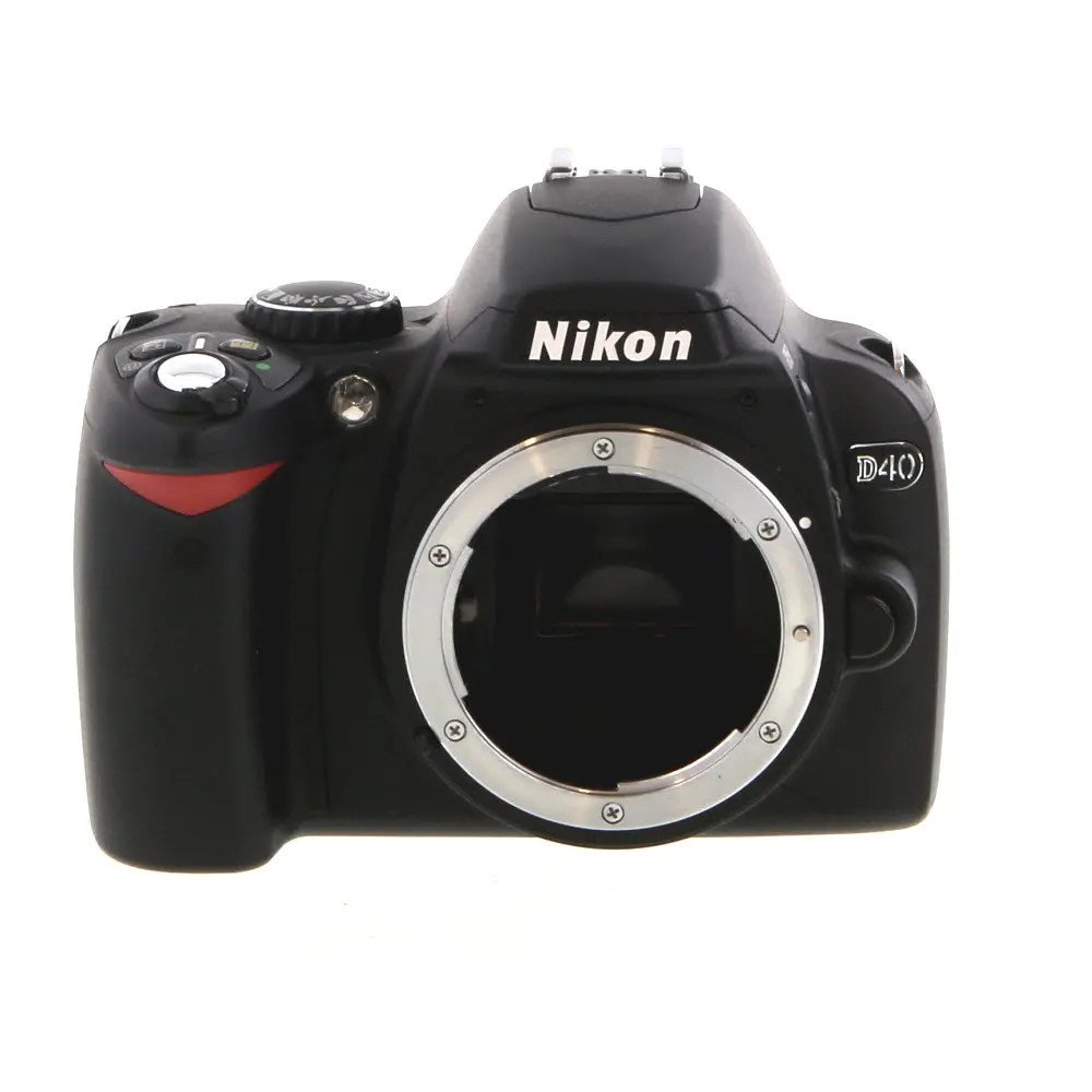 Nikon D40 DSLR Camera Body {6.1MP} used