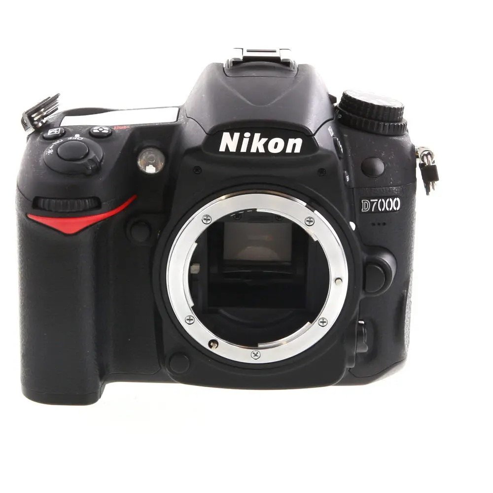 Nikon D7000 DSLR Camera Body {16.2MP} used